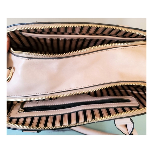 Cream Faux Handbag - Picture 3 of 3